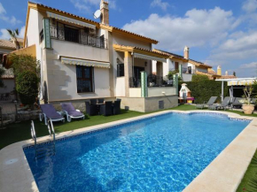 Belvilla by OYO Villa Orange